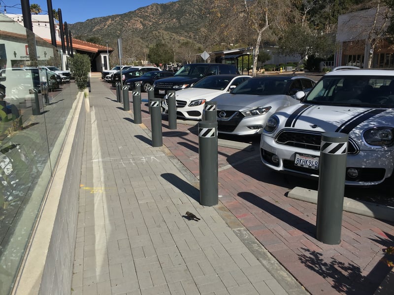 Malibu Colony Plaza preview 4